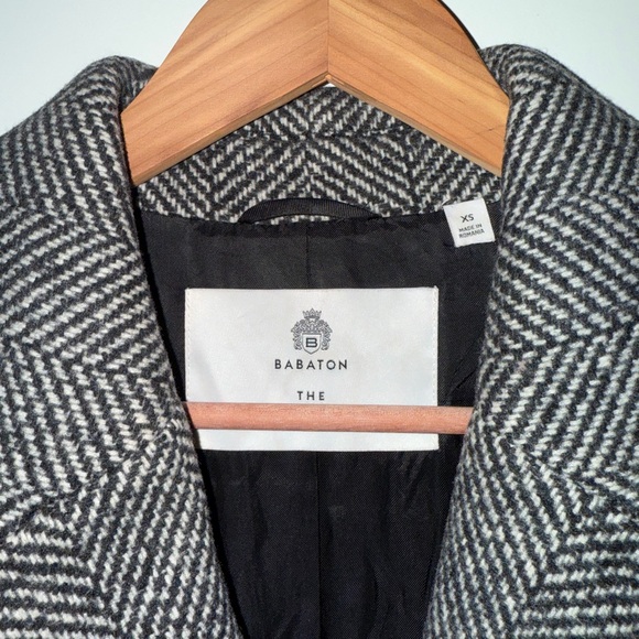 Aritzia slouch in herringbone Black and white wool Coat - Picture 8 of 14